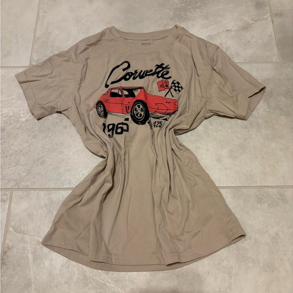 Corvette Graphic Tee in Tan